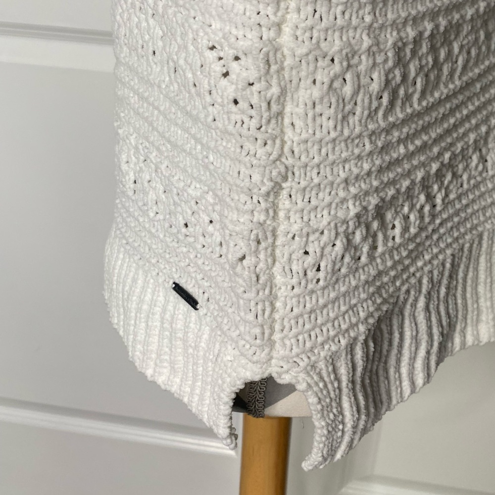 Abercrombie & Fitch Medium White Turtleneck Sweater - Picture 3 of 8